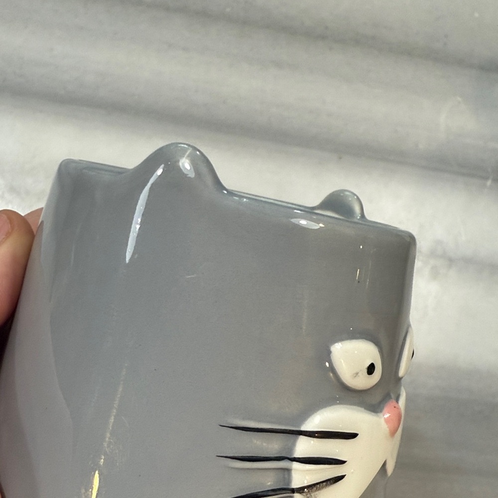 Gray Cat Face Mug - Picture 6 of 7
